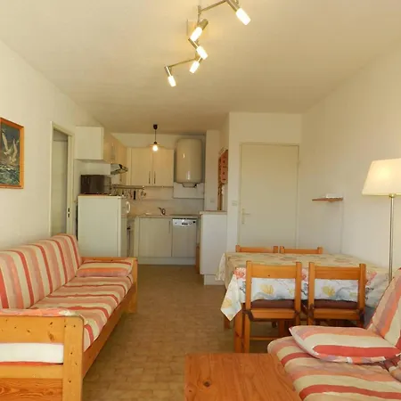 Apartment 2 Pieces Au Lavandou Avec Terrasse, Wi-fi Et Parking Prive A 5min De La - Fr-1-251-710 *